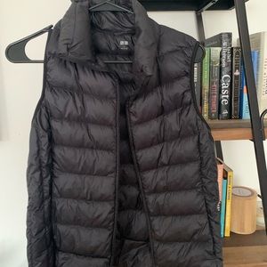 Uniqlo Black Puffer Vest
